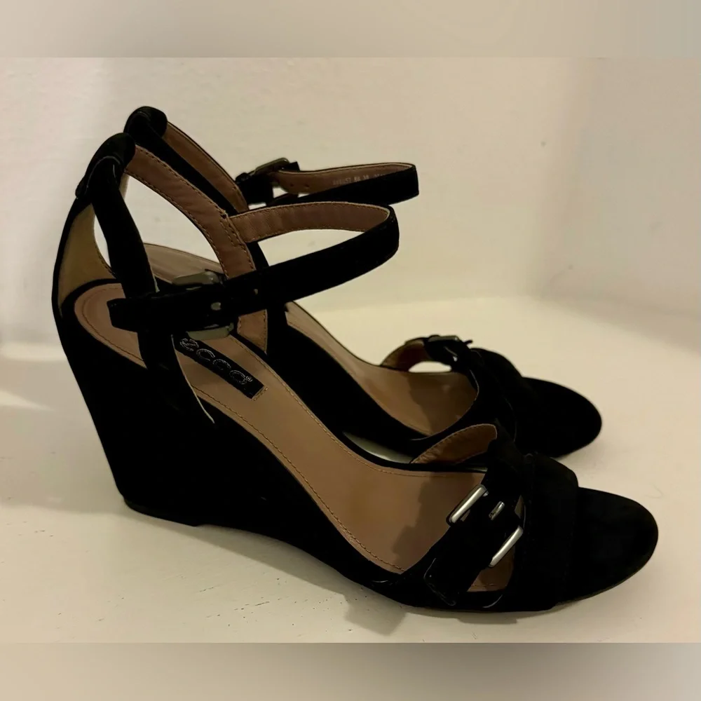 ECCO. Women's black suede sandals. Size-38 Soft, lightweight materials, elegant